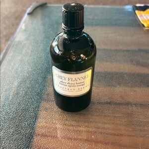 BNWOT Geoffrey Beene Grey Flannel After Shave - Dark Bottle